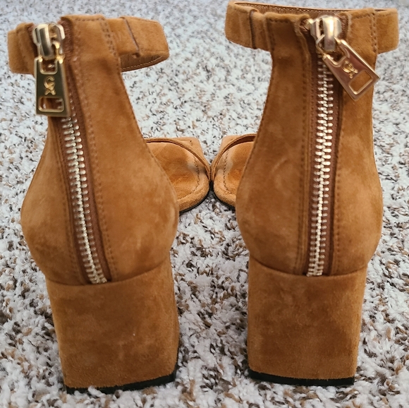 Good American Block Heel Square Toe Sandals - Picture 2 of 5